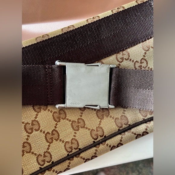 Gucci Belt Bag / Chest Bag - Picture 13 of 13